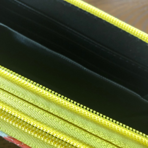 ๐บ๐ธ๐ผ Quilted Cotton Floral Wristlet ๐ผ๐ธ๐บ - Picture 6 of 9